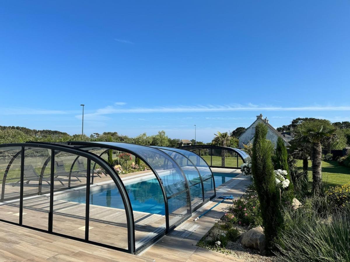 Superbe Villa Tout Confort Avec Piscine Chauffee Er Couverte Et Spa A 2 Pas De La Plage Fouesnant Exterior foto